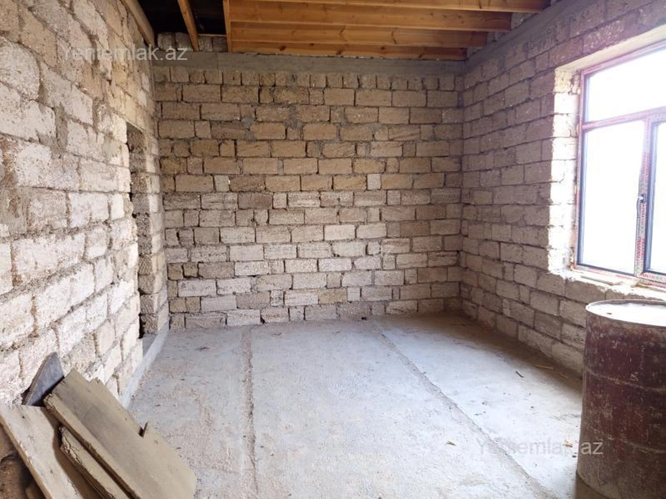 Satılır 5 otaqlı həyət evi 200 m²