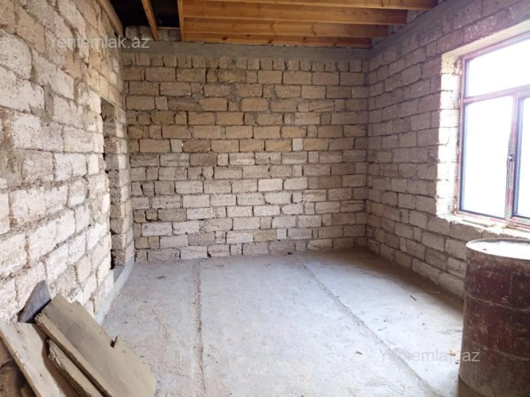 Satılır 5 otaqlı həyət evi 200 m²