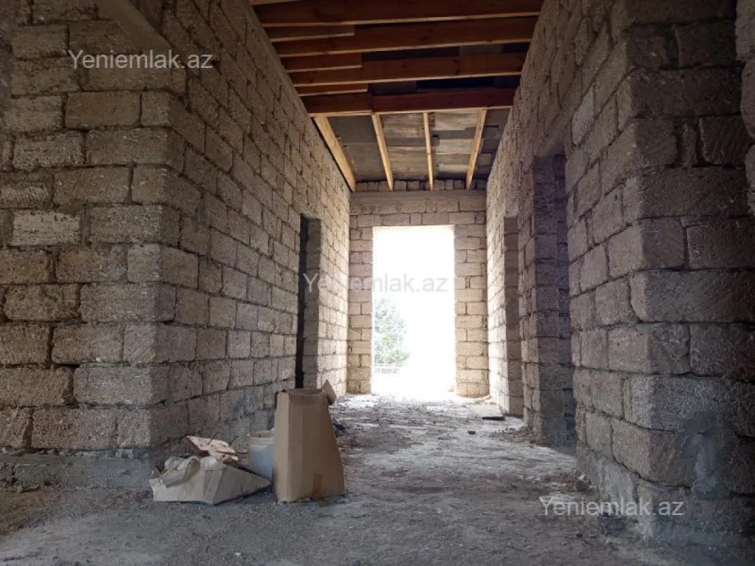 Satılır 5 otaqlı həyət evi 200 m²