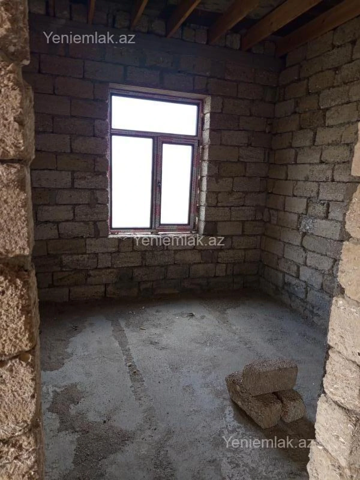 Satılır 5 otaqlı həyət evi 200 m²