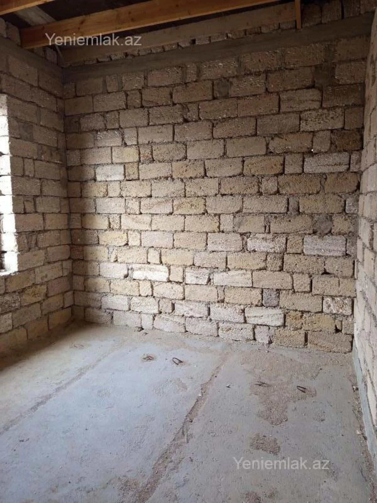 Satılır 5 otaqlı həyət evi 200 m²