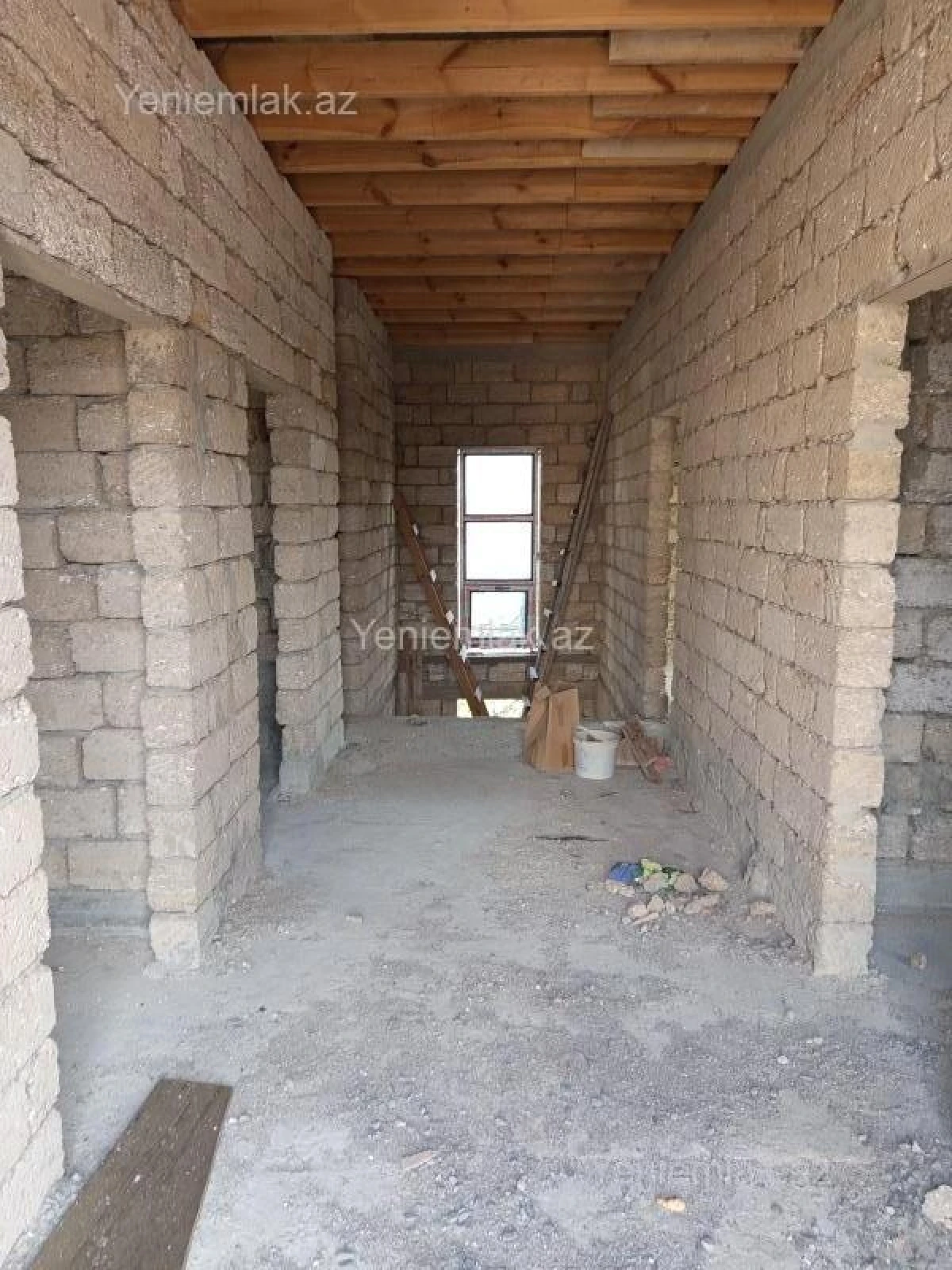 Satılır 5 otaqlı həyət evi 200 m²