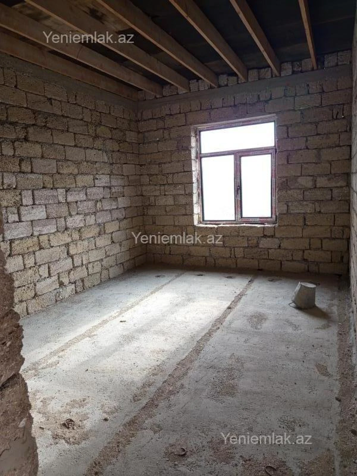 Satılır 5 otaqlı həyət evi 200 m²