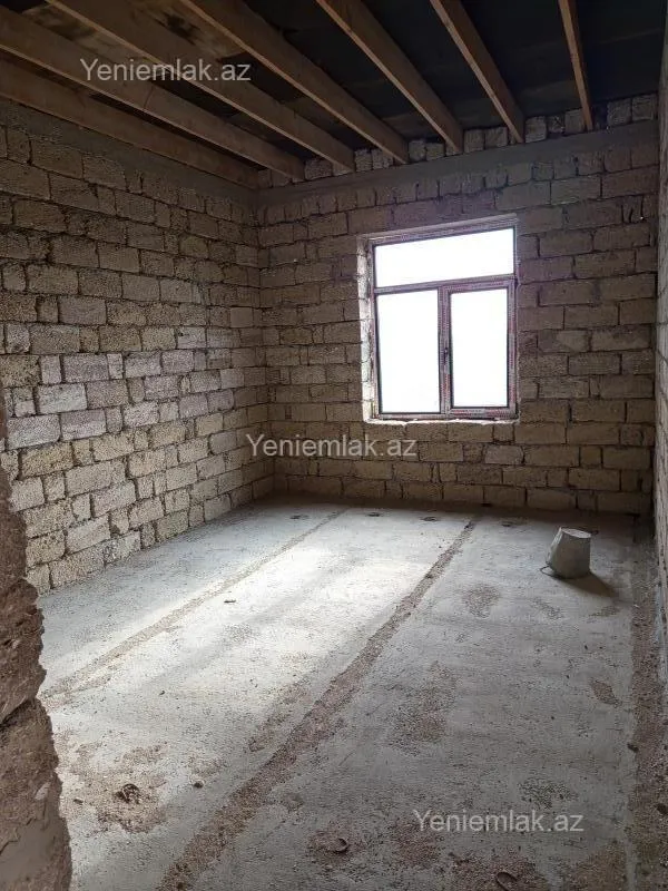 Satılır 5 otaqlı həyət evi 200 m²