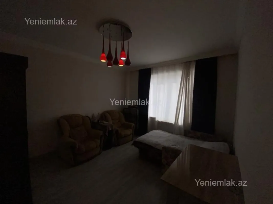 Satılır 5 otaqlı həyət evi 170 m²