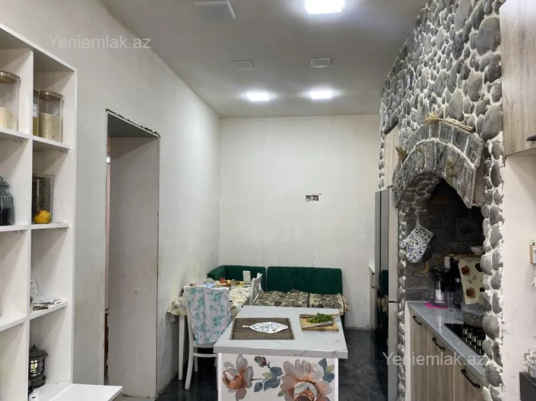 Satılır 5 otaqlı həyət evi 170 m²