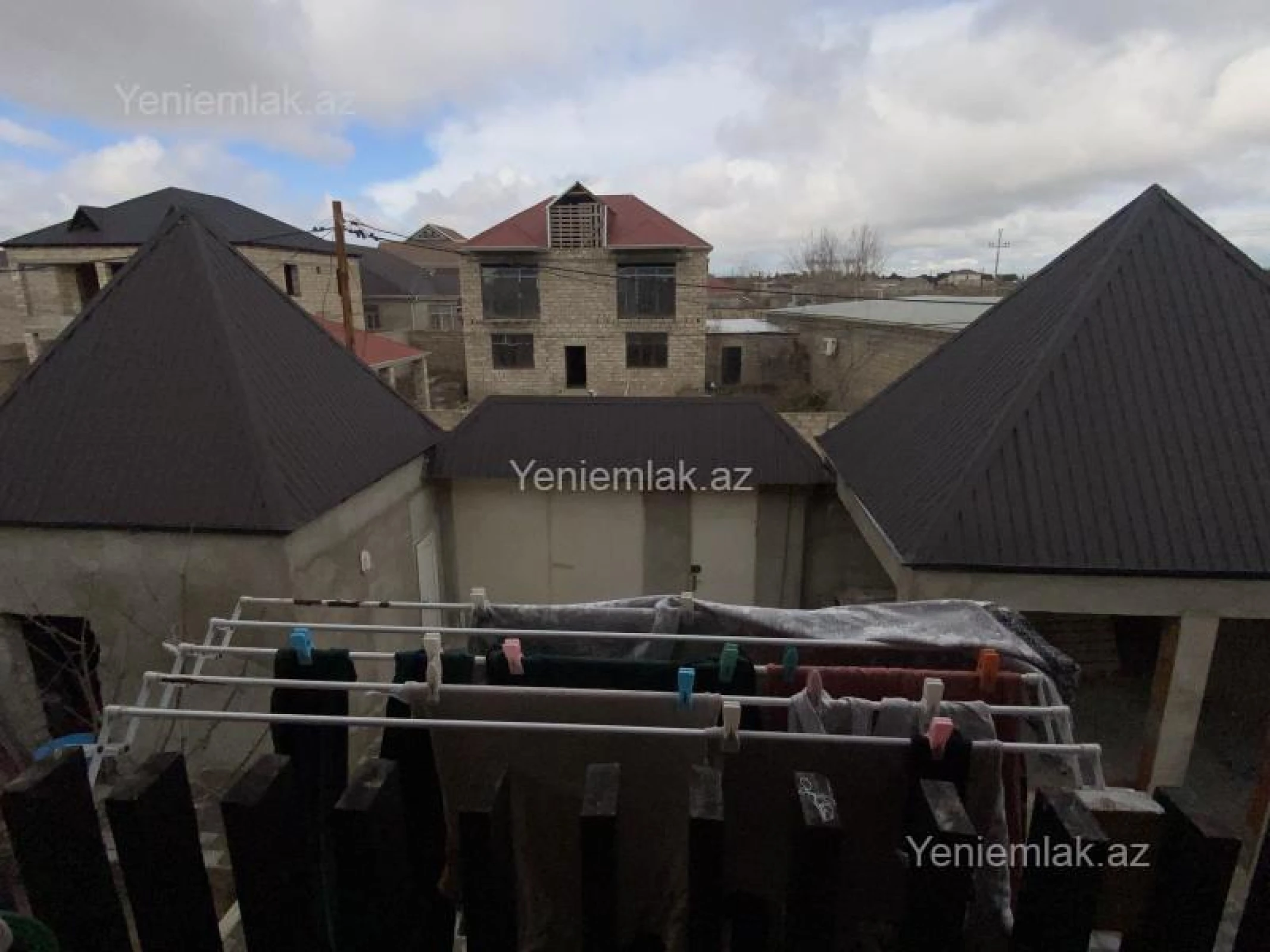 Satılır 5 otaqlı həyət evi 170 m²