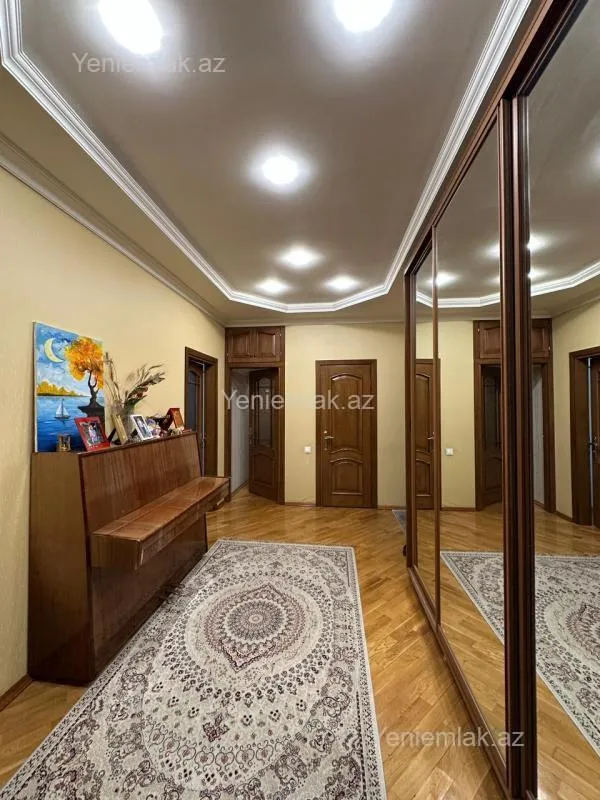 Satılır 3 otaqlı yeni tikili 90 m²