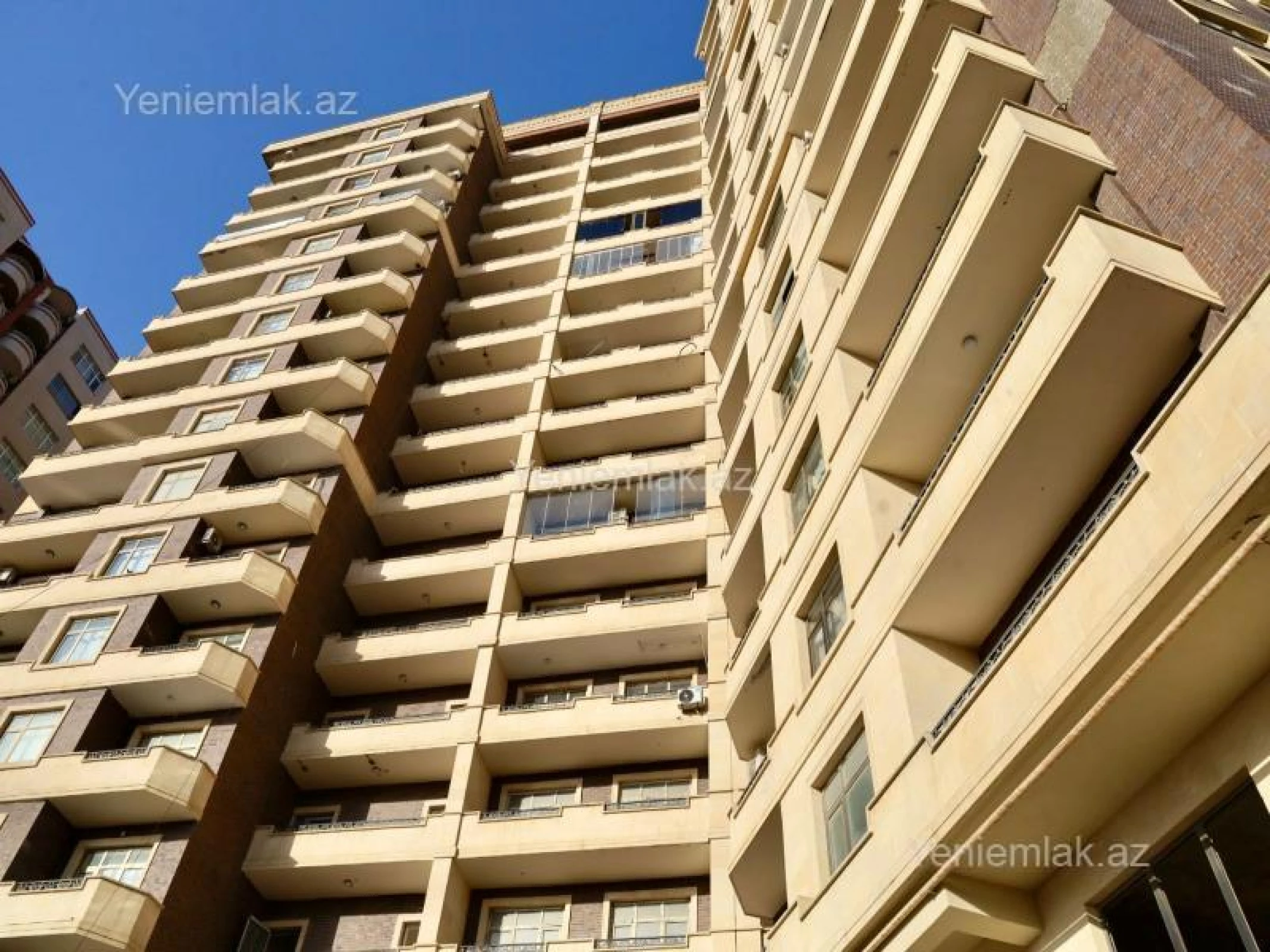 Satılır 4 otaqlı yeni tikili 195 m²