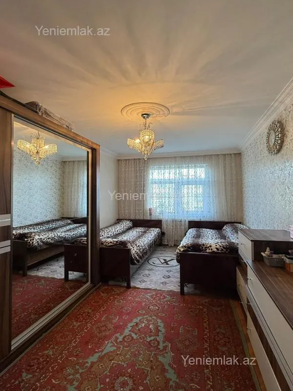 Satılır 3 otaqlı köhnə tikili 70 m²