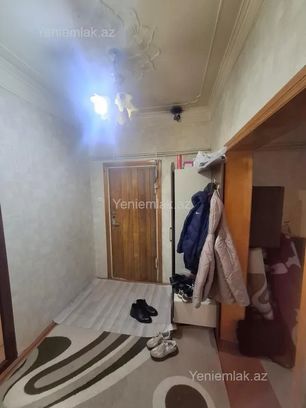 Satılır 2 otaqlı köhnə tikili 57 m²