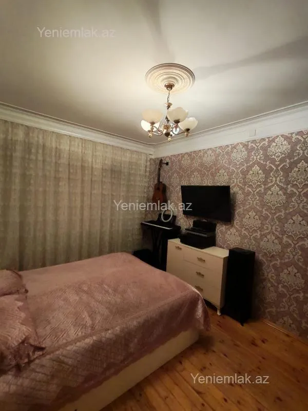 Satılır 3 otaqlı köhnə tikili 80 m²