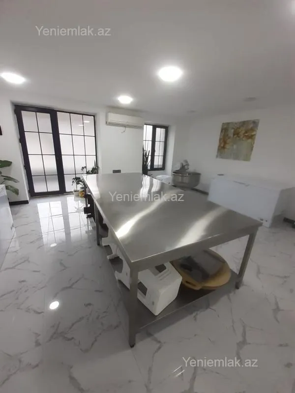 Satılır 6 otaqlı obyekt 200 m²