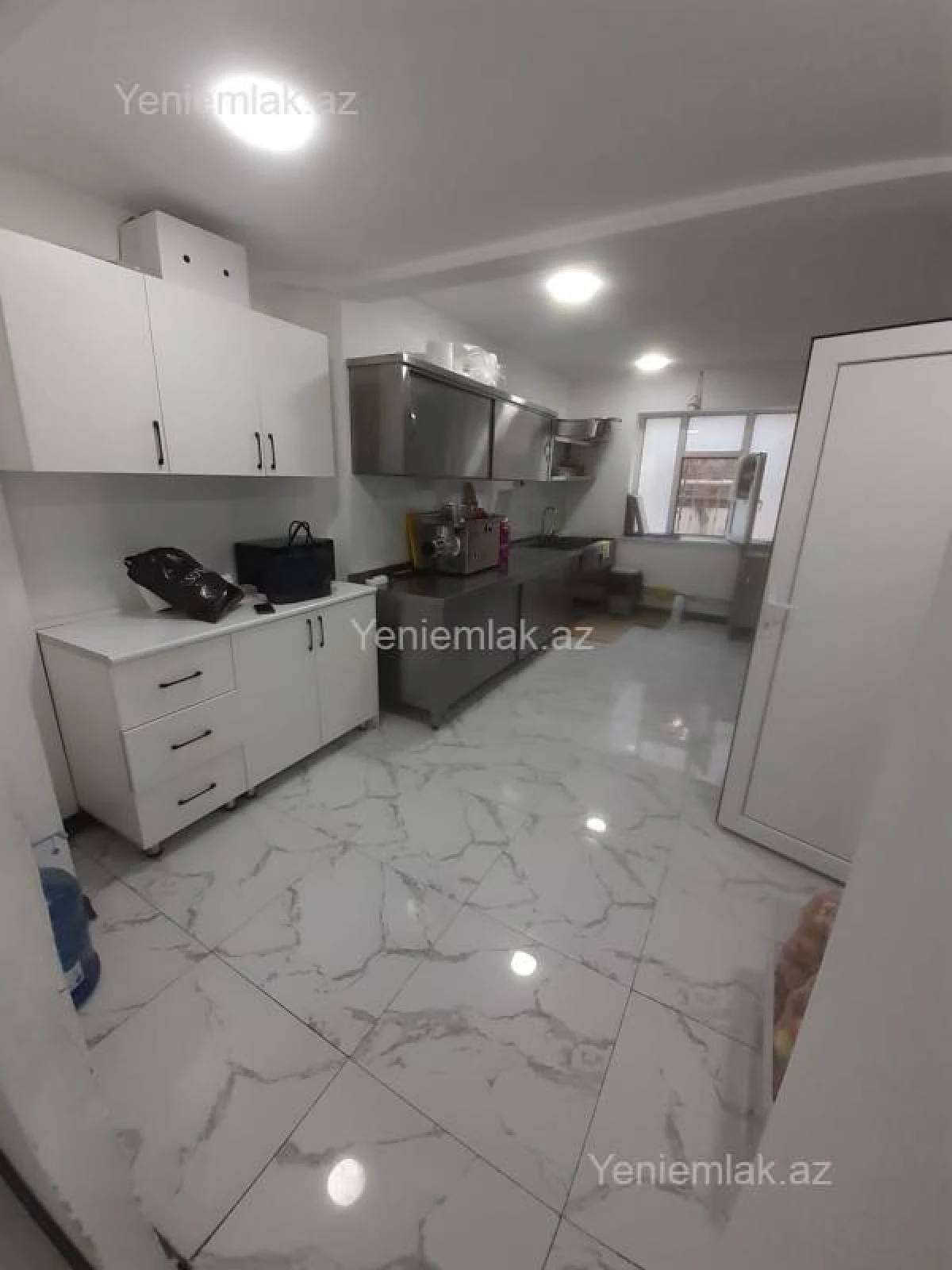 Satılır 6 otaqlı obyekt 200 m²