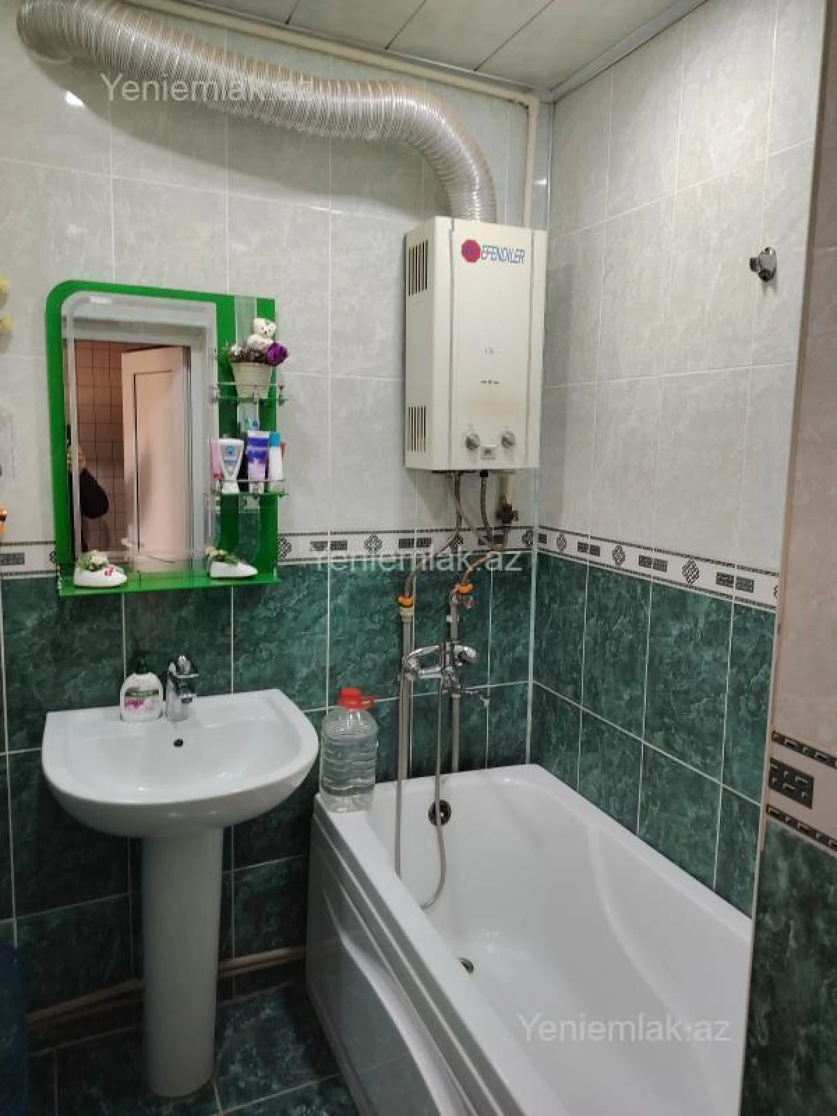 Satılır 3 otaqlı köhnə tikili 70 m²