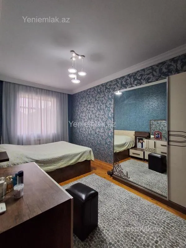Satılır 5 otaqlı həyət evi 220 m²