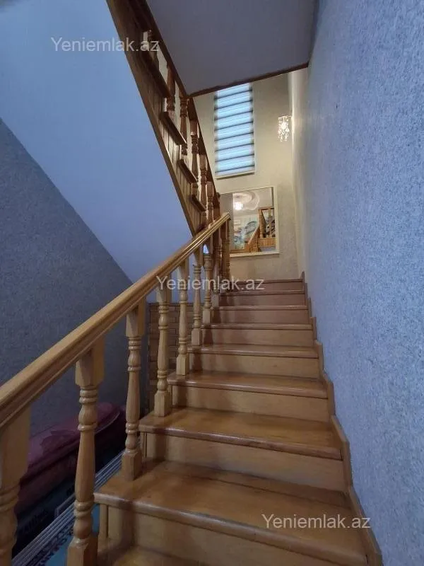 Satılır 5 otaqlı həyət evi 220 m²