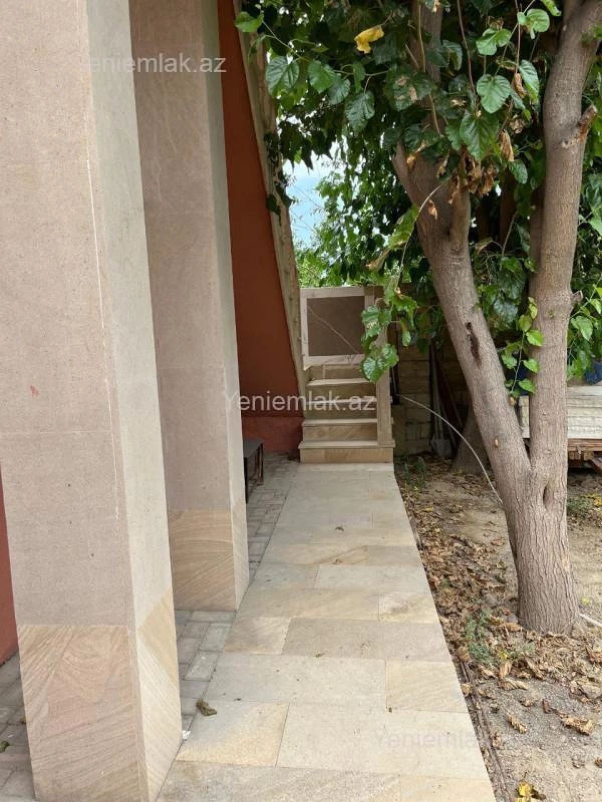 Satılır 5 otaqlı həyət evi 100 m²