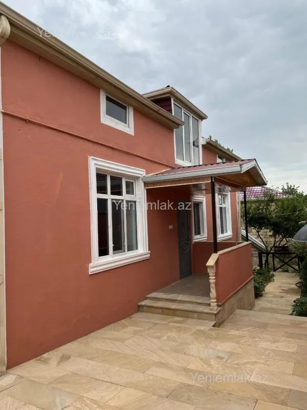 Satılır 5 otaqlı həyət evi 100 m²