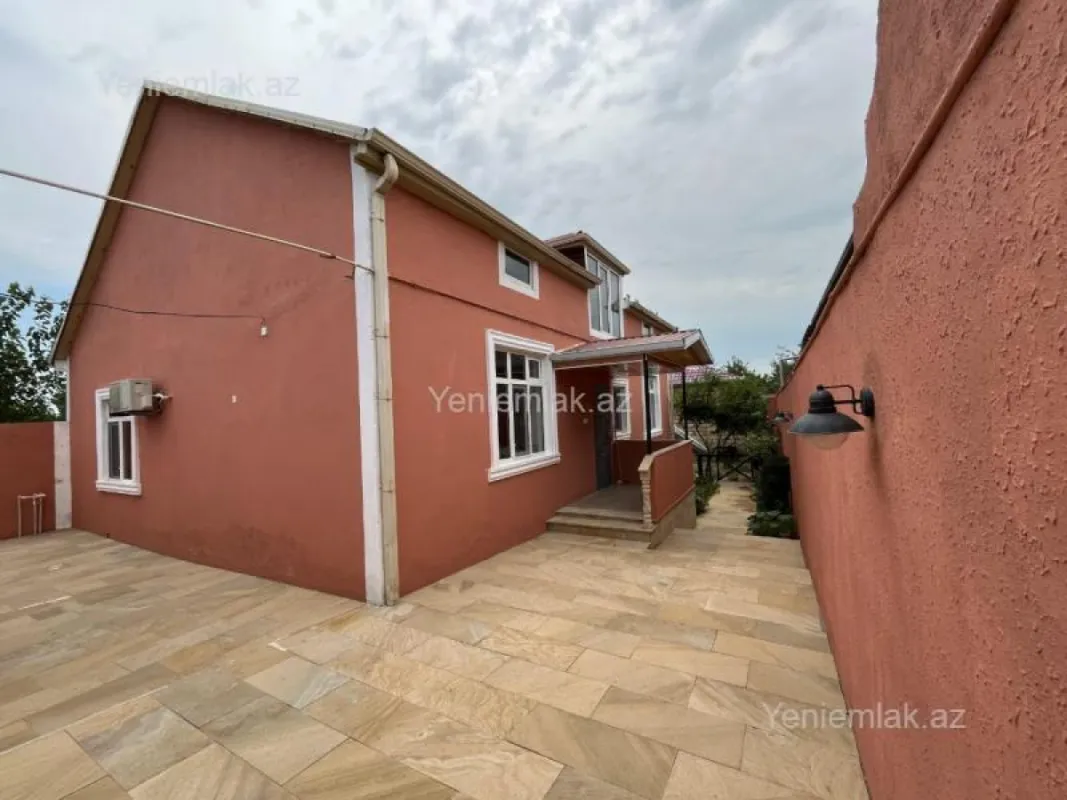 Satılır 5 otaqlı həyət evi 100 m²