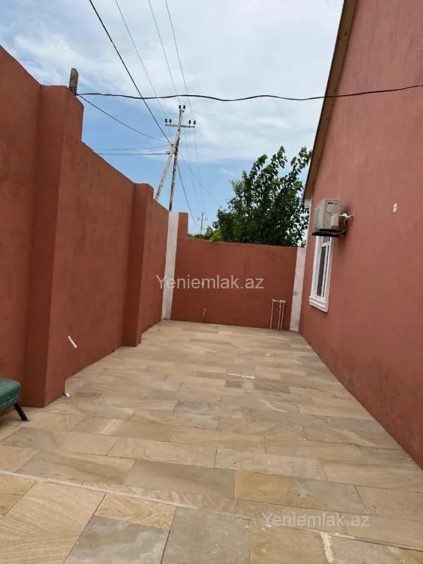 Satılır 5 otaqlı həyət evi 100 m²
