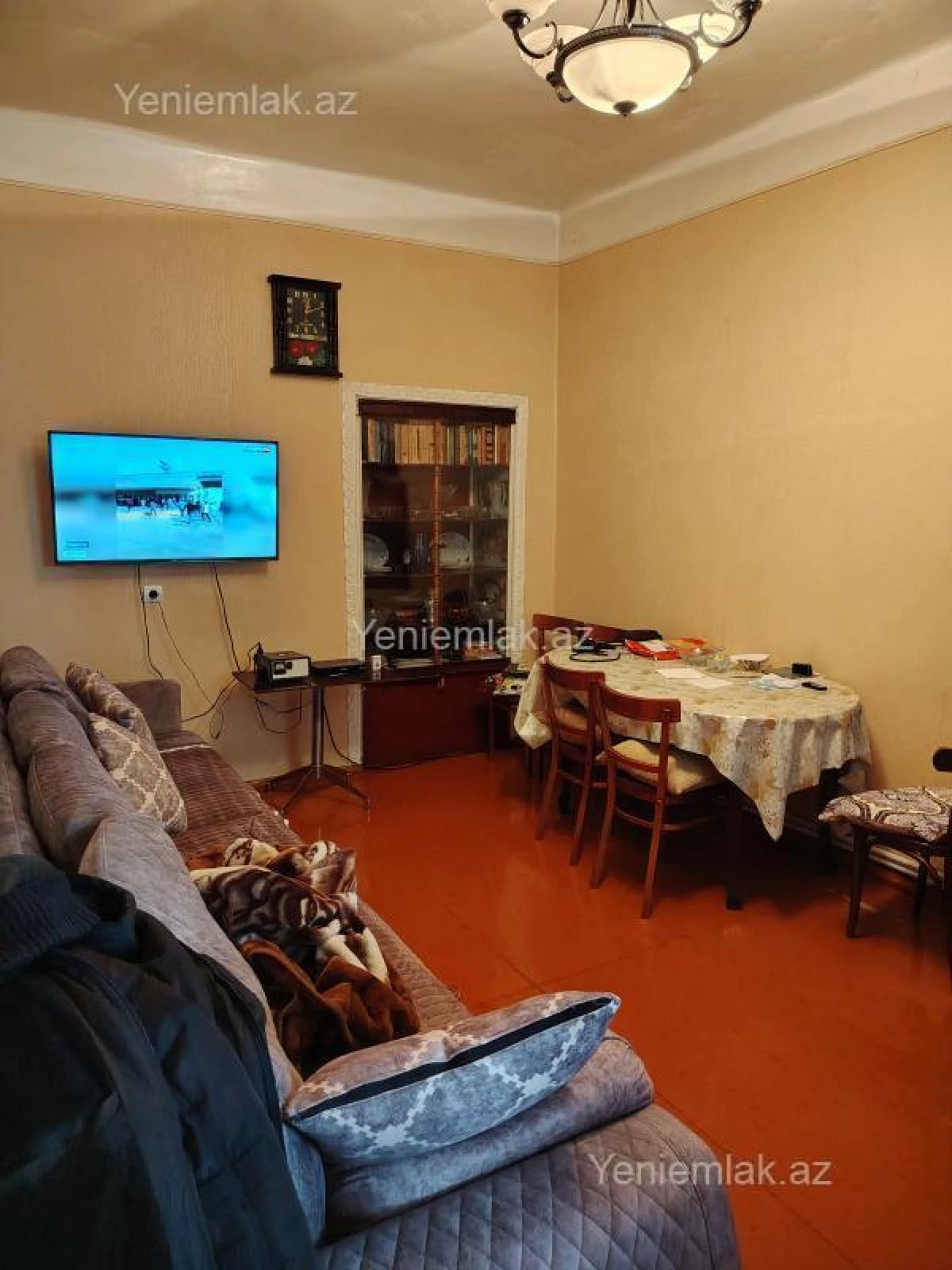 Satılır 2 otaqlı köhnə tikili 55 m²