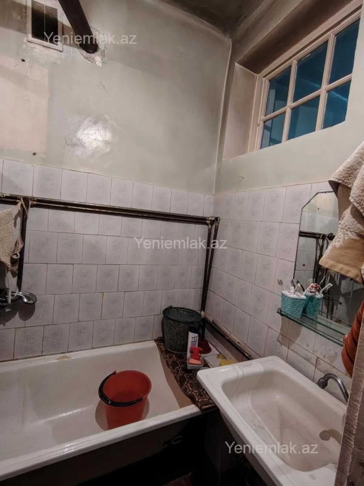 Satılır 2 otaqlı köhnə tikili 55 m²