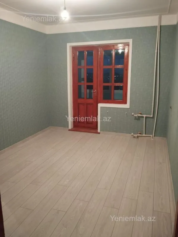 Satılır 2 otaqlı köhnə tikili 55 m²