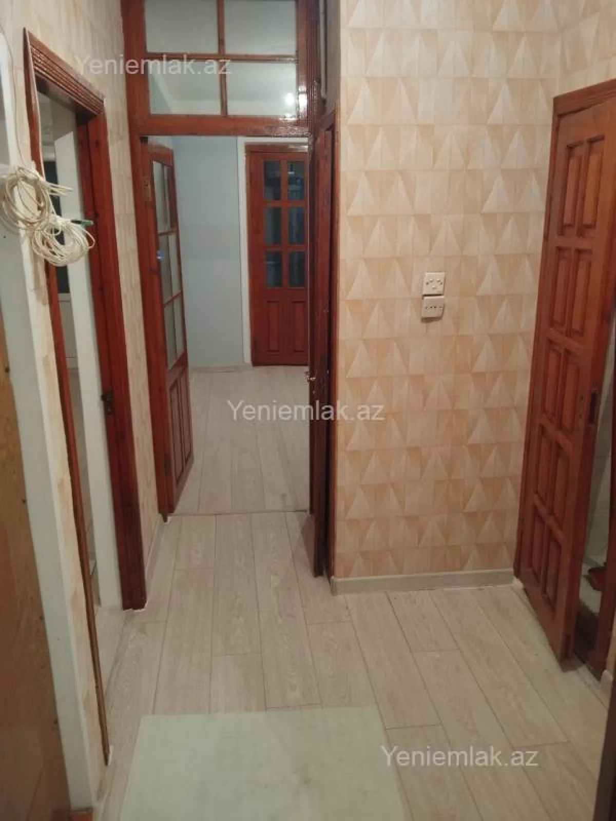 Satılır 2 otaqlı köhnə tikili 55 m²