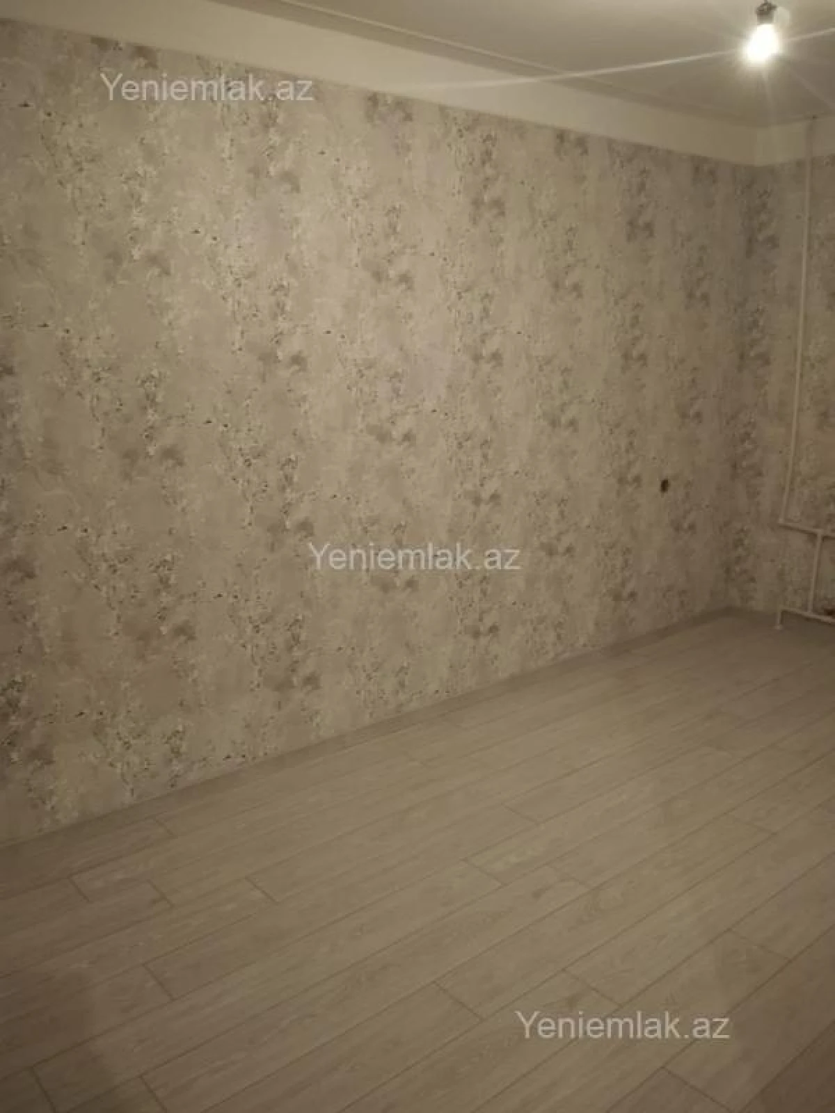 Satılır 2 otaqlı köhnə tikili 55 m²