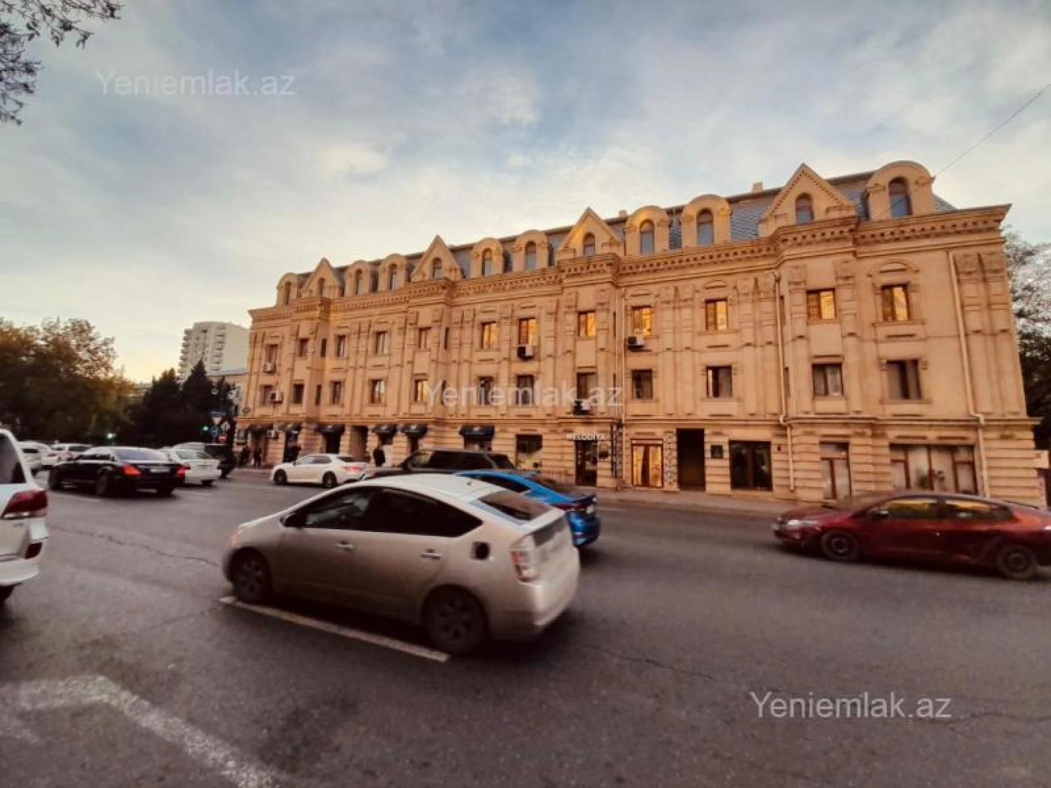 Satılır 4 otaqlı obyekt 80 m²