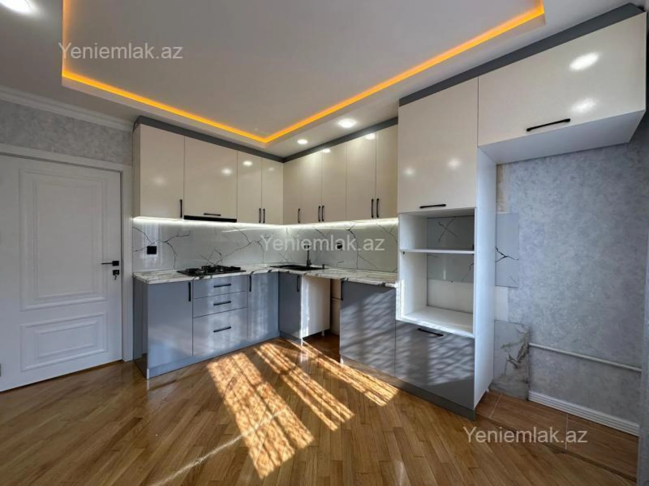 Satılır 2 otaqlı köhnə tikili 65 m²