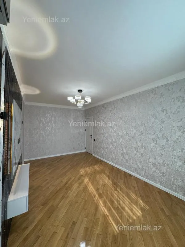 Satılır 2 otaqlı köhnə tikili 65 m²