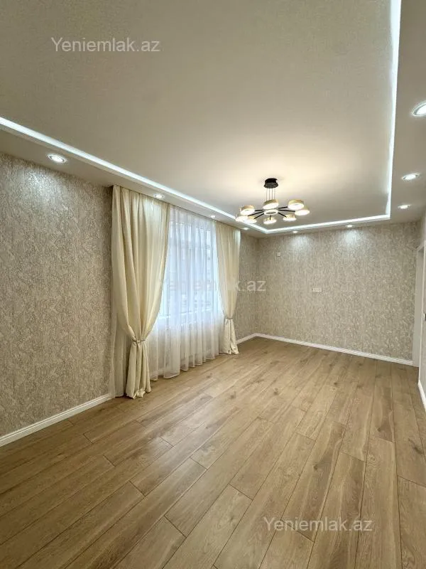Satılır 2 otaqlı köhnə tikili 70 m²
