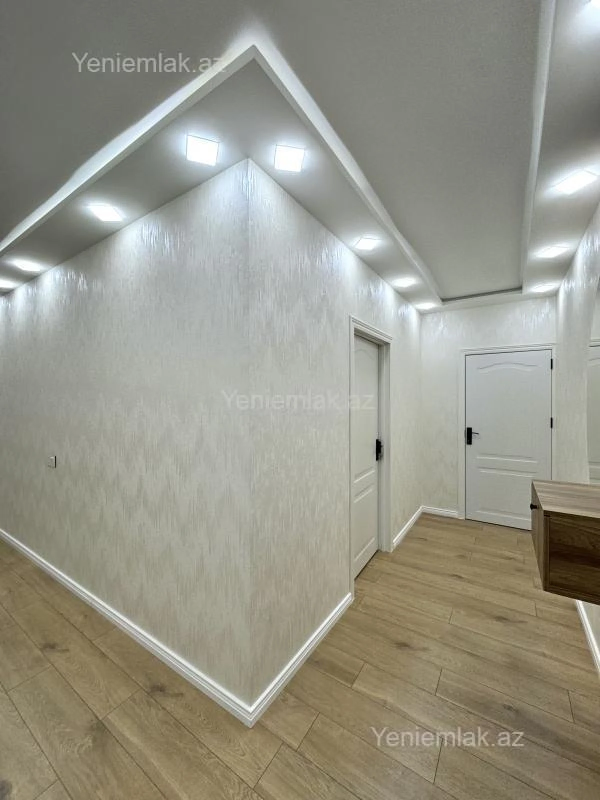 Satılır 2 otaqlı köhnə tikili 70 m²