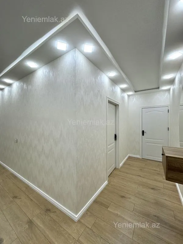 Satılır 2 otaqlı köhnə tikili 70 m²