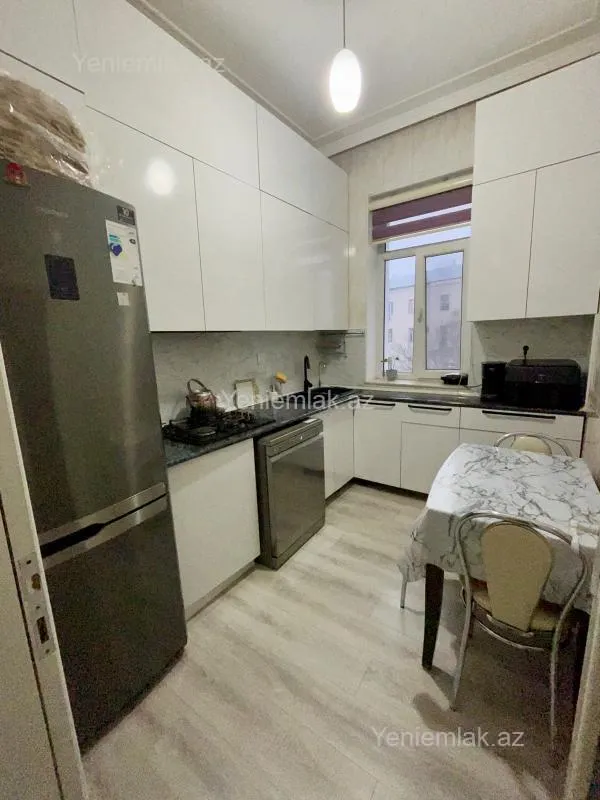 Satılır 3 otaqlı köhnə tikili 71 m²