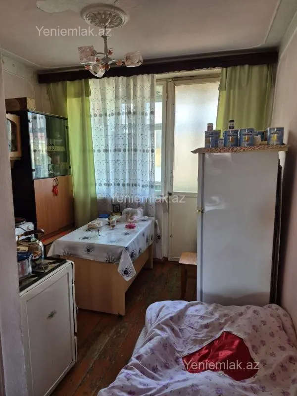 Satılır 3 otaqlı köhnə tikili 80 m²