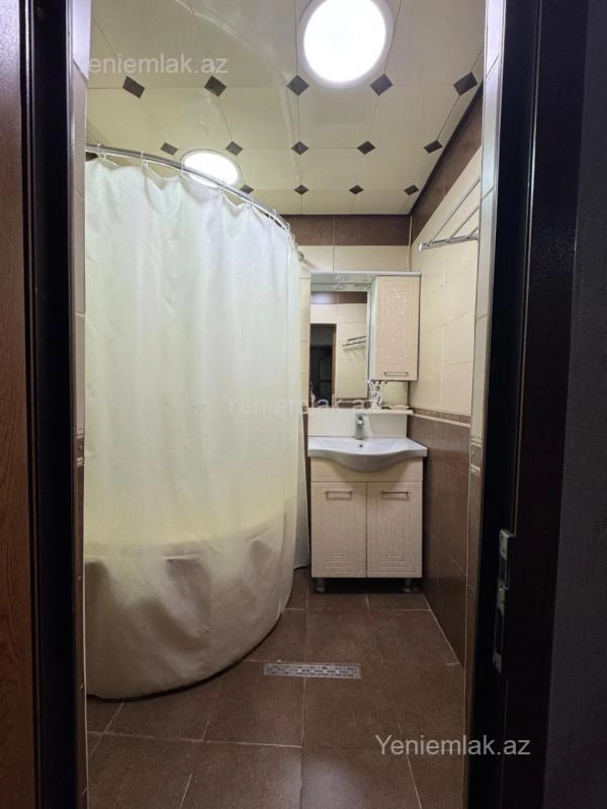 Satılır 3 otaqlı köhnə tikili 77 m²