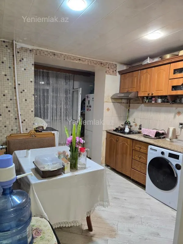 Satılır 3 otaqlı köhnə tikili 75 m²