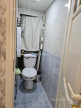Satılır 3 otaqlı köhnə tikili 75 m²