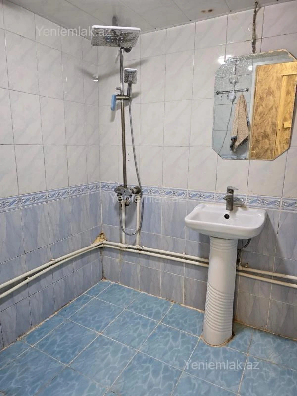 Satılır 3 otaqlı köhnə tikili 75 m²