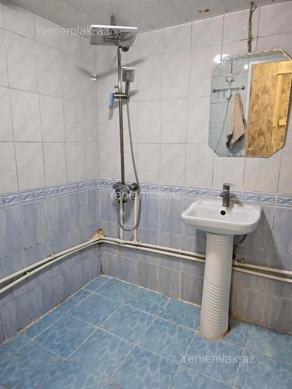 Satılır 3 otaqlı köhnə tikili 75 m²