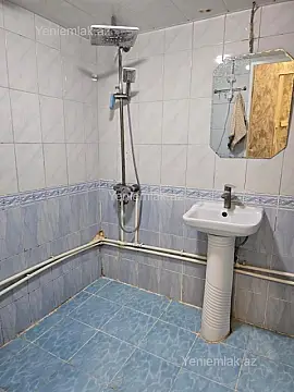 Satılır 3 otaqlı köhnə tikili 75 m²