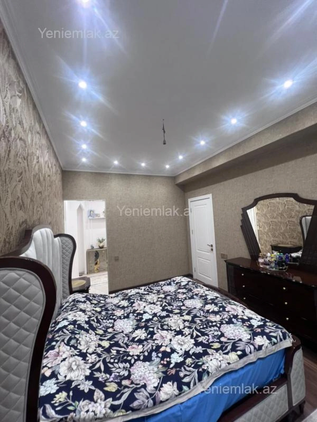 Satılır 3 otaqlı yeni tikili 146.4 m²