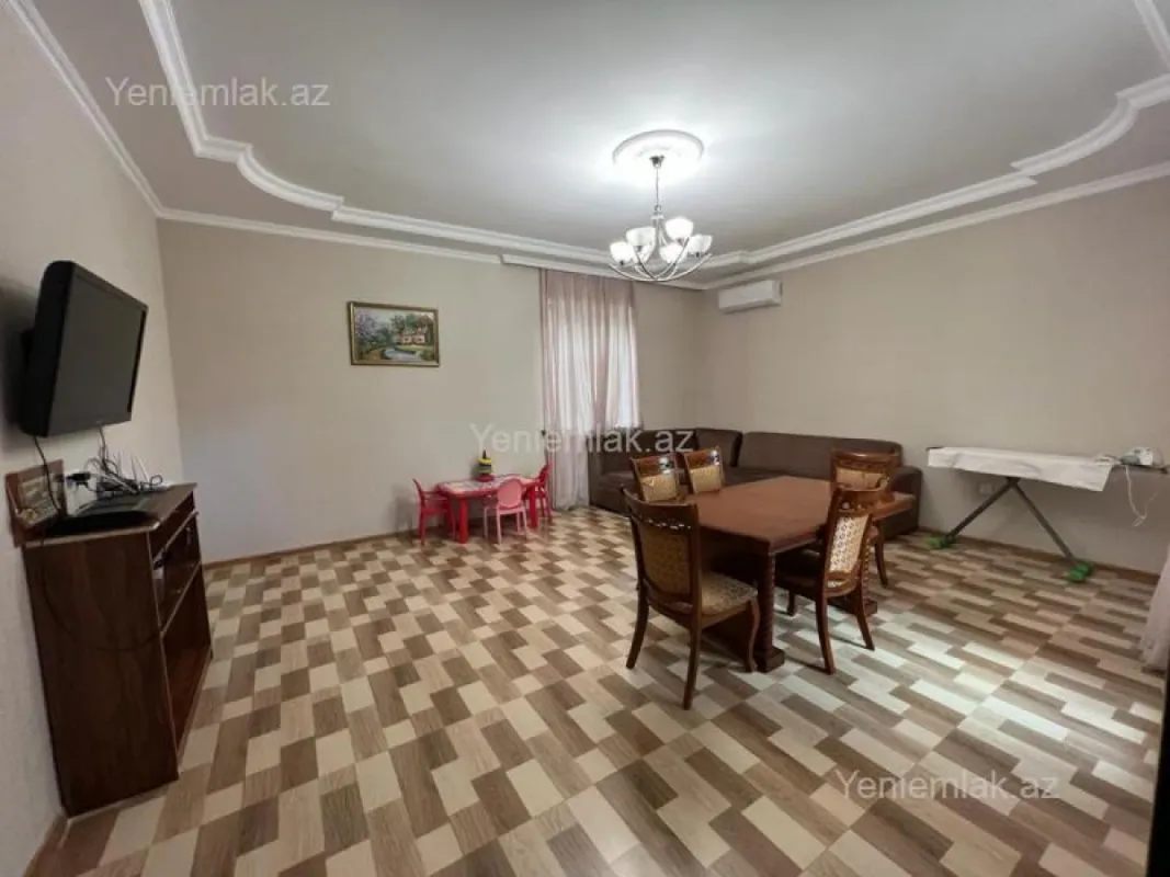 Satılır 5 otaqlı həyət evi 185 m²