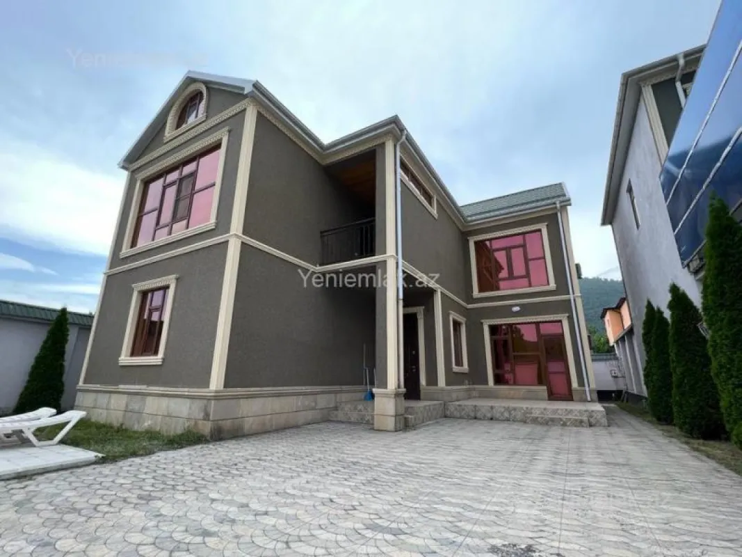 Satılır 5 otaqlı həyət evi 185 m²