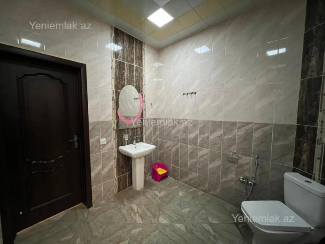 Satılır 5 otaqlı həyət evi 185 m²