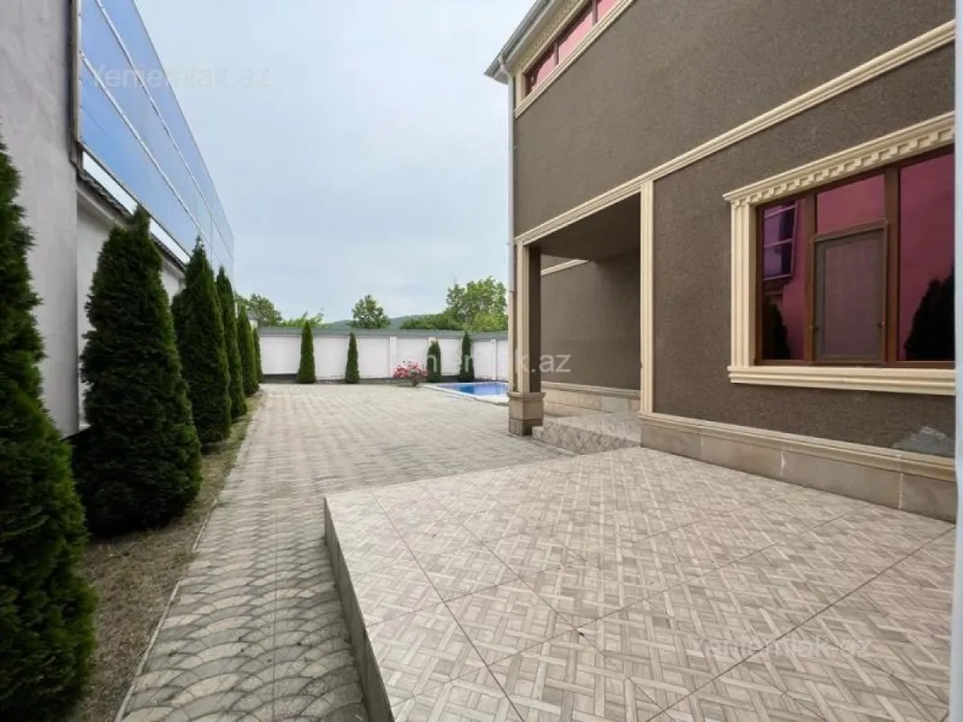 Satılır 5 otaqlı həyət evi 185 m²