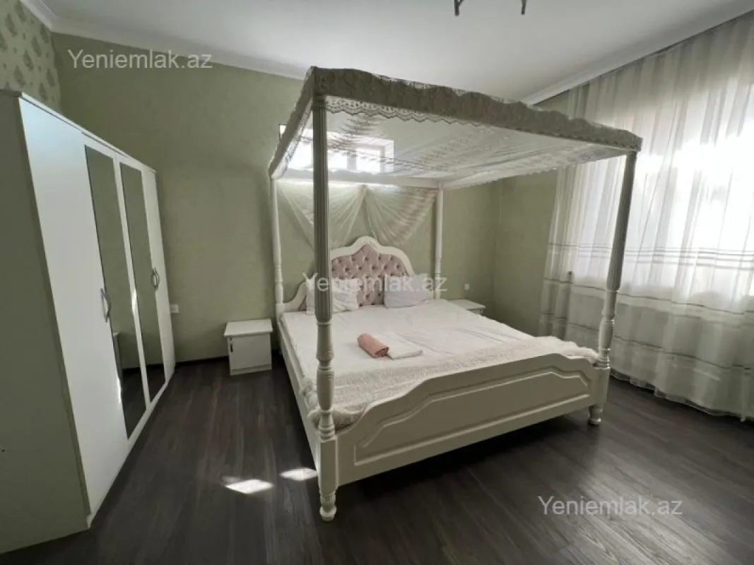 Satılır 5 otaqlı həyət evi 185 m²